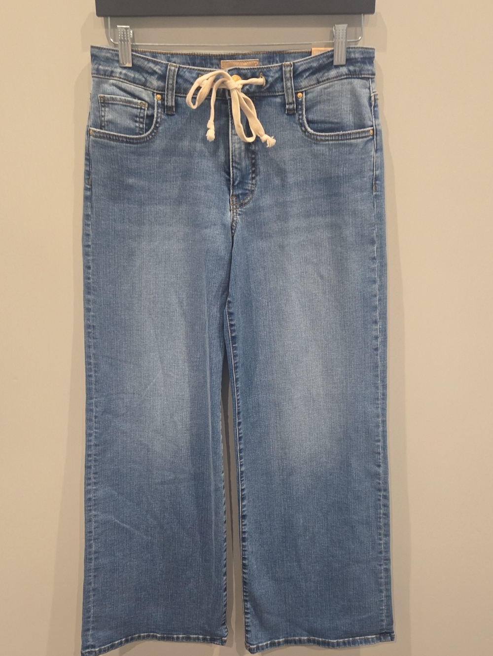 NWT Kut From The Kloth Maya Wide-Leg Women’s Jeans with Drawstring Waist. Size 4